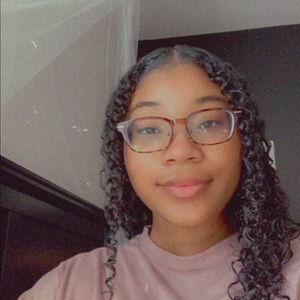 Meet your Posher, Janai